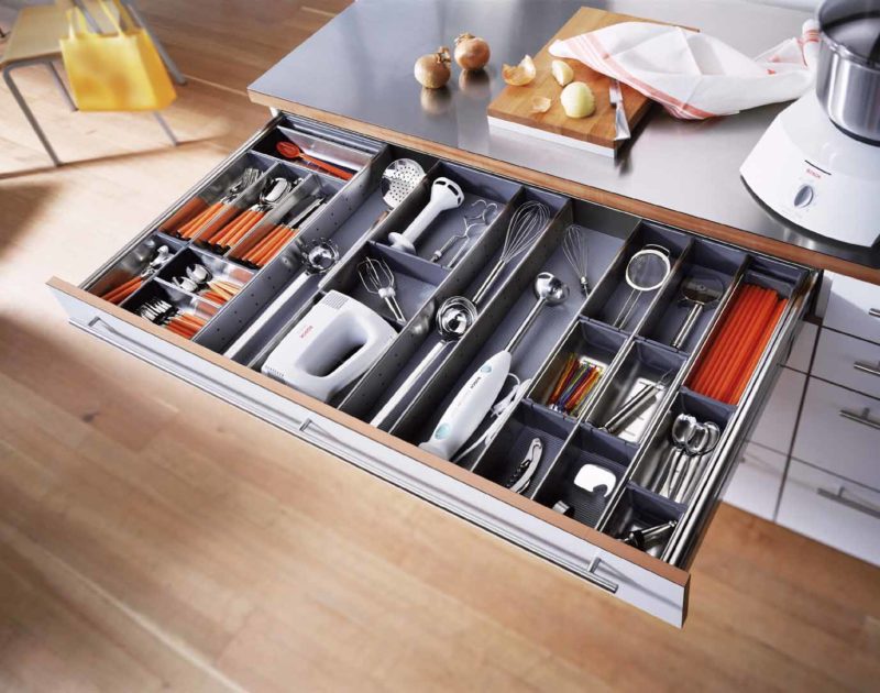 Kitchen drawer dividers
