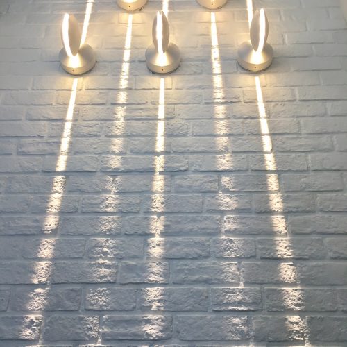lights for stone wall