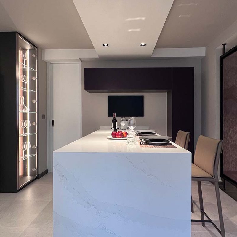 Kitchen Island | Silestone Calacatta Gold quartz